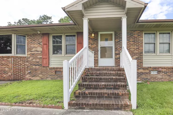 Jacksonville, NC 28546,16 Colonial DR