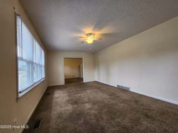 Jacksonville, NC 28540,1578 Burgaw HWY