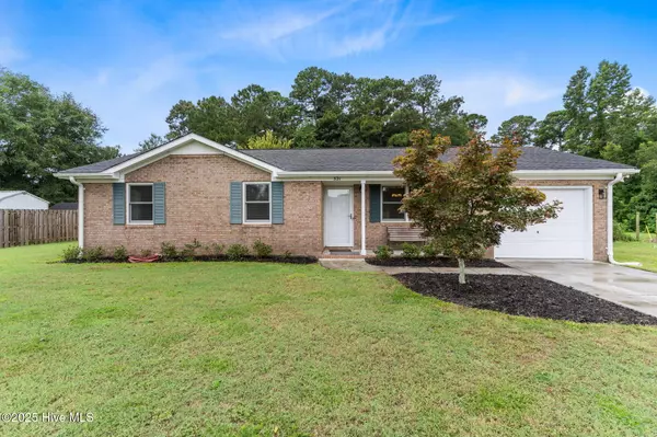321 Bountiful LN, Castle Hayne, NC 28429