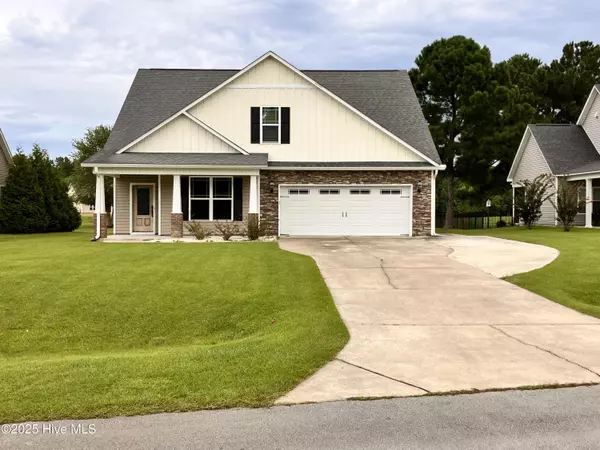 405 Antioch Lakes RD, New Bern, NC 28560