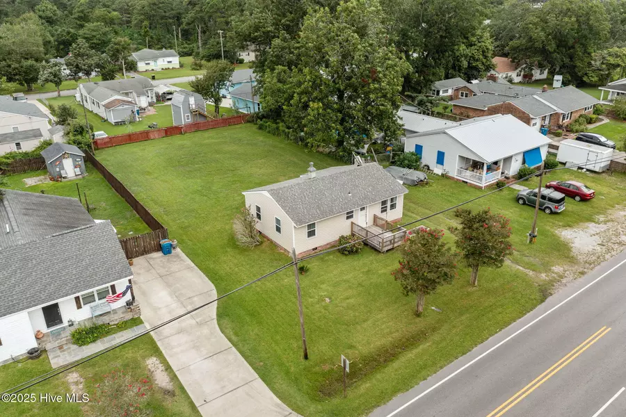 909 N 20th ST, Morehead City, NC 28557