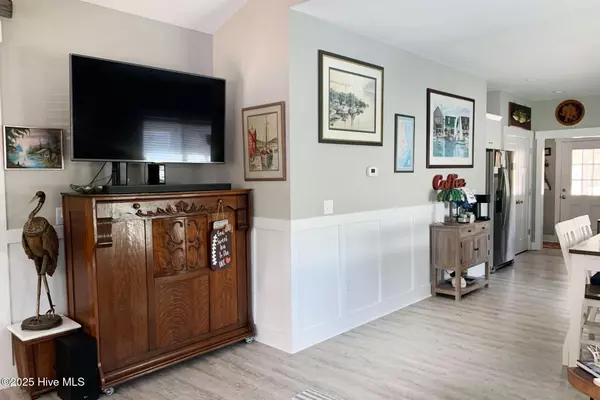Oak Island, NC 28465,218 NE 67th ST