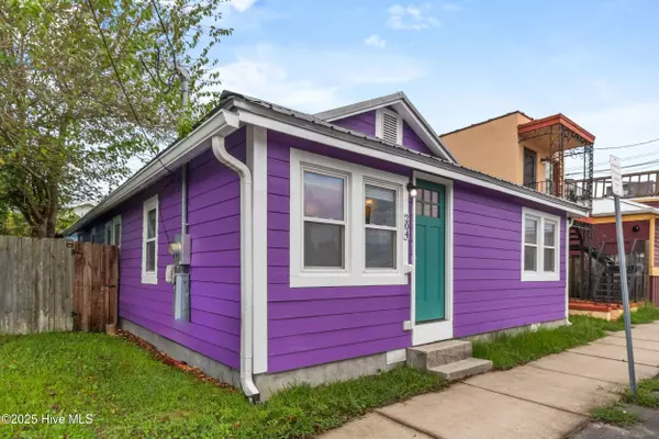 Carolina Beach, NC 28428,204 Charlotte AVE