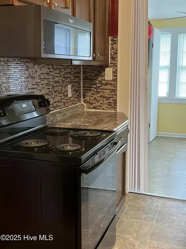 Williamston, NC 27892,604 School DR