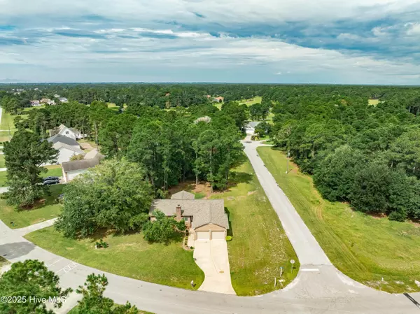 New Bern, NC 28560,1513 Caracara DR
