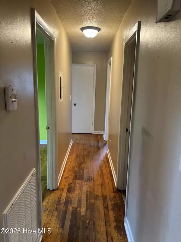 Kenansville, NC 28349,323 Beasley ST
