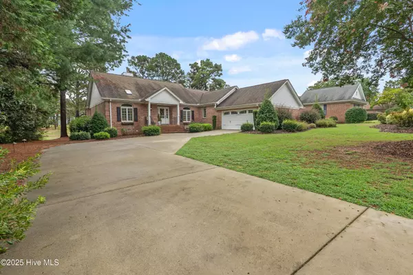 Southern Pines, NC 28387,39 Paddock LN