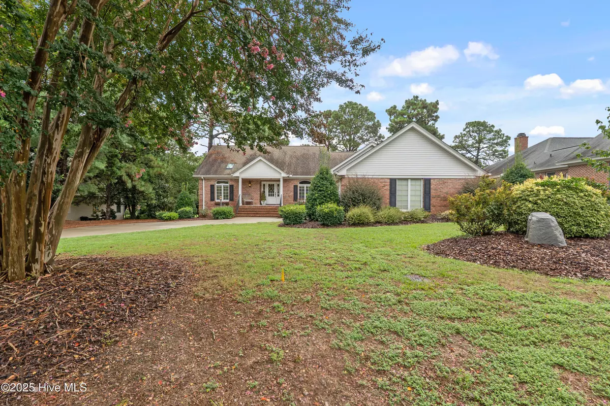Southern Pines, NC 28387,39 Paddock LN