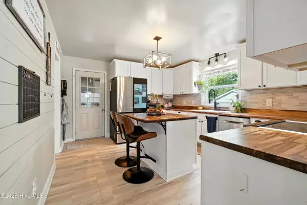 579 Tulls Creek RD, Moyock, NC 27958