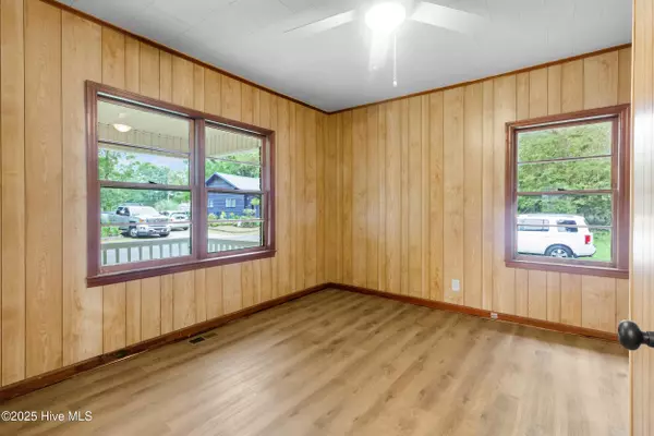 New Bern, NC 28562,1614 Mckinley AVE