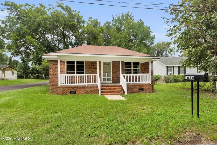 1614 Mckinley AVE, New Bern, NC 28562