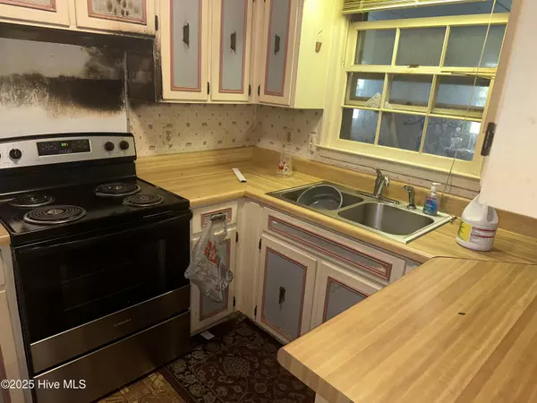 Whiteville, NC 28472,610 Davis AVE