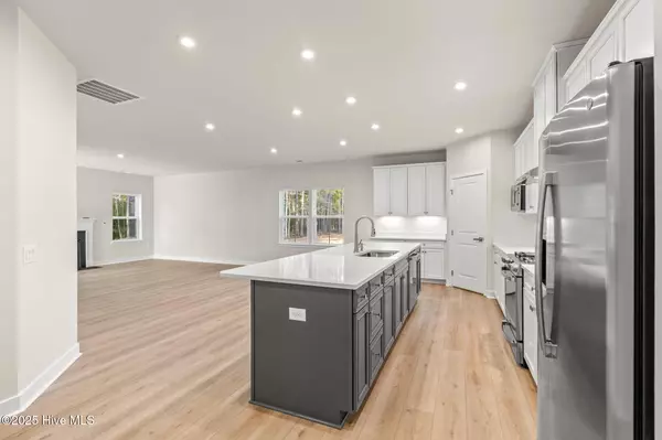 Navassa, NC 28451,4017 Farmfield DR