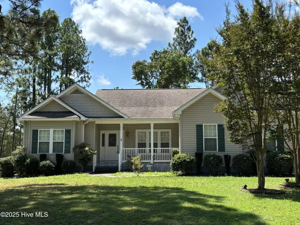 8 Starlit LN, Pinehurst, NC 28374