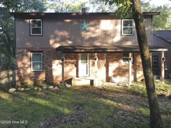 Maxton, NC 28364,208 Kyra LN