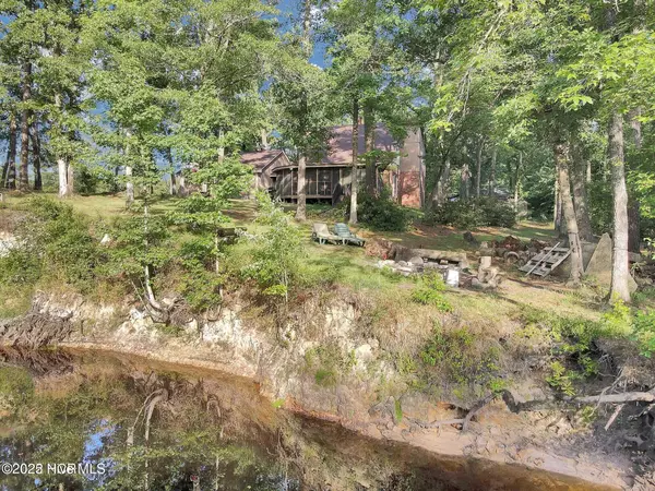 Maxton, NC 28364,208 Kyra LN