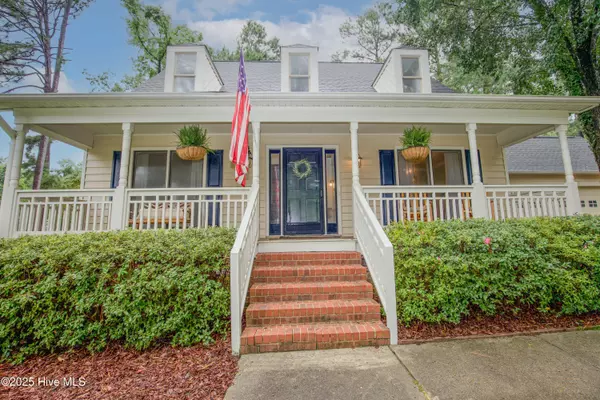 Southern Pines, NC 28387,215 W Hedgelawn WAY