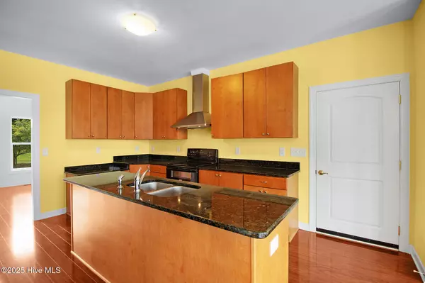 Swansboro, NC 28584,106 Elizabeth Way CT