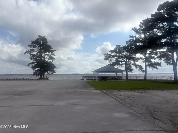 Elizabeth City, NC 27909,801 Elmwood CT