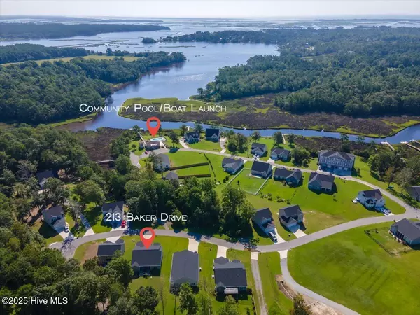 Hubert, NC 28539,213 Baker RD