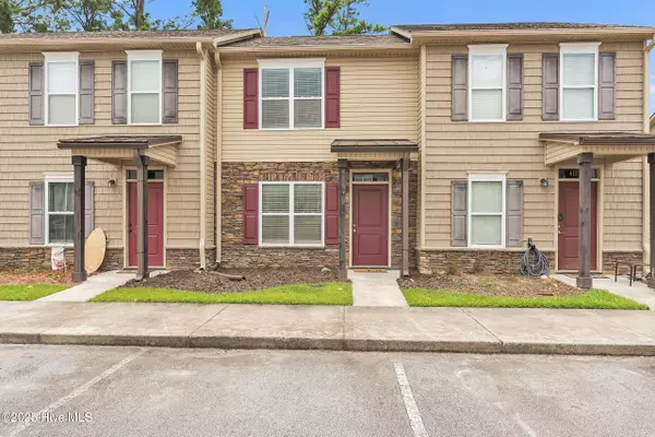 409 Sullivan Loop RD, Midway Park, NC 28544