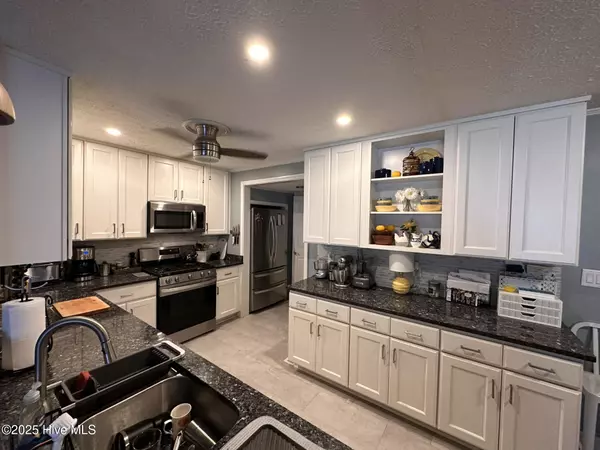 Wilmington, NC 28412,915 Midland DR