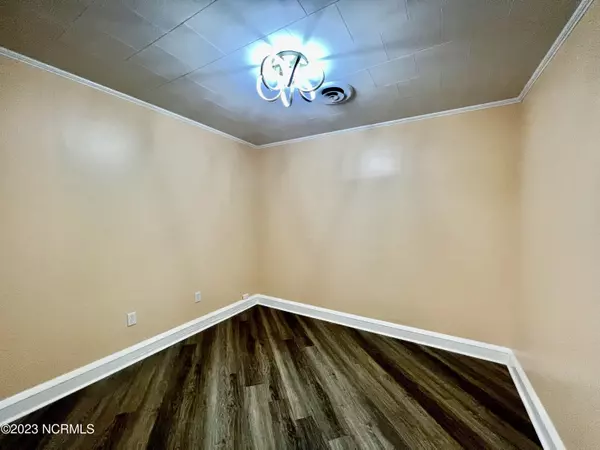 Hamlet, NC 28345,8 Front ST