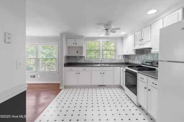 Bolivia, NC 28422,40 Knox ST