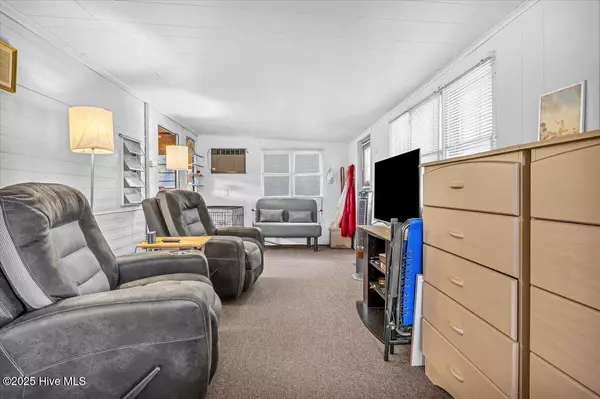 Oak Island, NC 28465,230 NE 66th ST