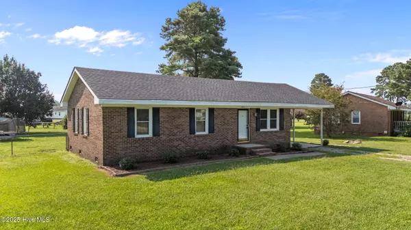 Stantonsburg, NC 27883,304 Minshall DR