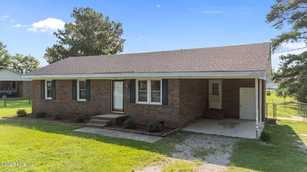 Stantonsburg, NC 27883,304 Minshall DR
