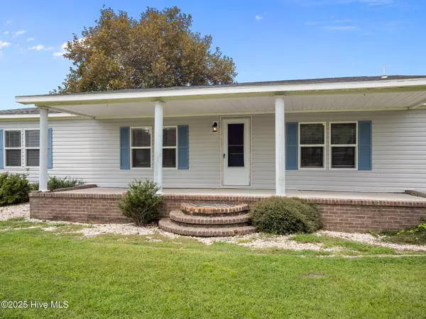 Maysville, NC 28555,2738 White Oak River RD
