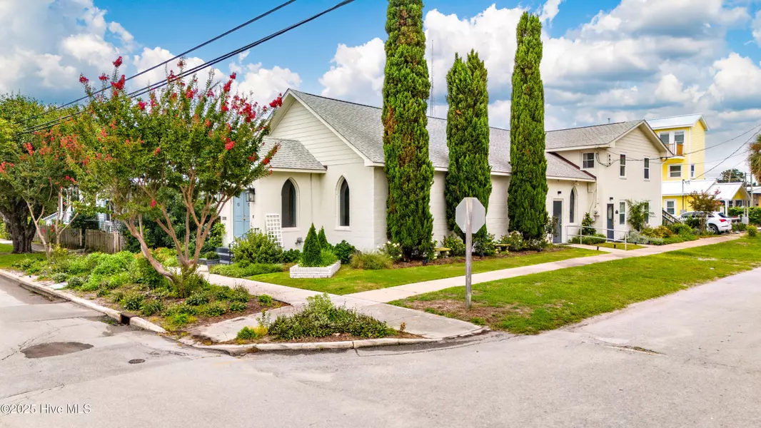 1300 Evans ST, Morehead City, NC 28557