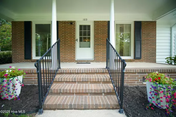 Jacksonville, NC 28546,103 Brookdale PLZ