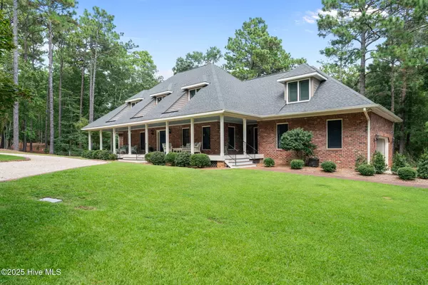 Southern Pines, NC 28387,120 Penn Carol LN
