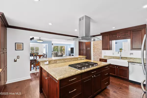 Whispering Pines, NC 28327,97 Lakeview DR