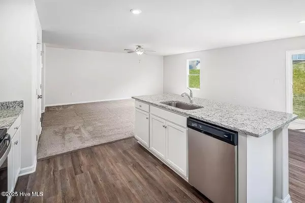 Bolivia, NC 28422,1567 Judith DR SE