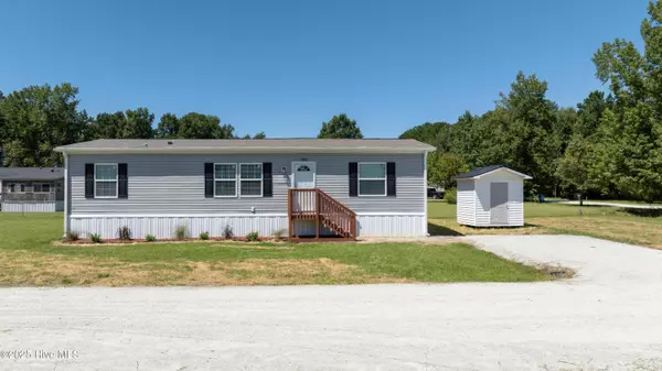 1118 A Old Tar Landing RD, Jacksonville, NC 28540