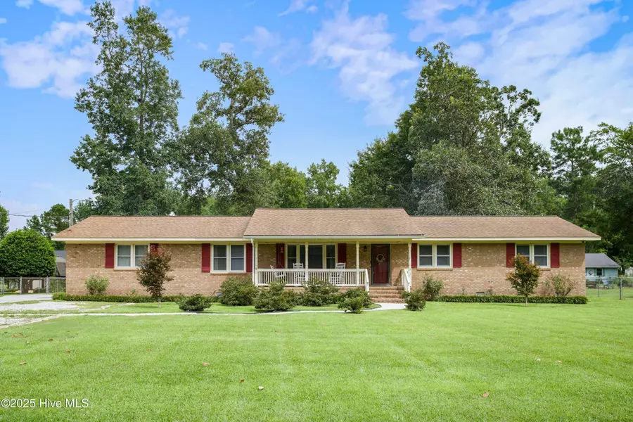 9135 Sue CIR NE, Leland, NC 28451