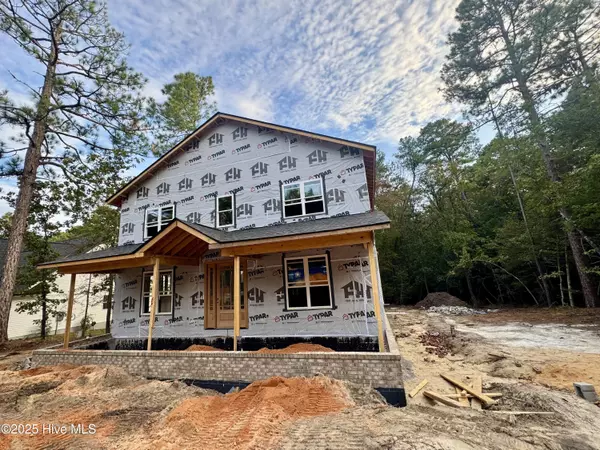 922 Greenbriar DR, Vass, NC 28394