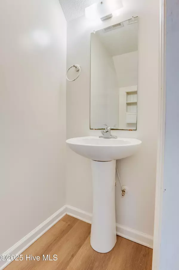 Jacksonville, NC 28546,204 Meadowbrook LN