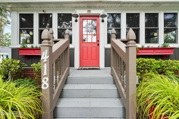 Carolina Beach, NC 28428,418 Raleigh AVE