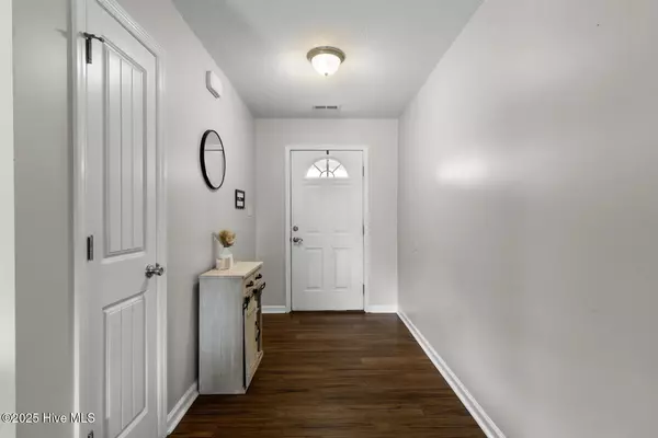 Richlands, NC 28574,208 Cherry Blossom DR