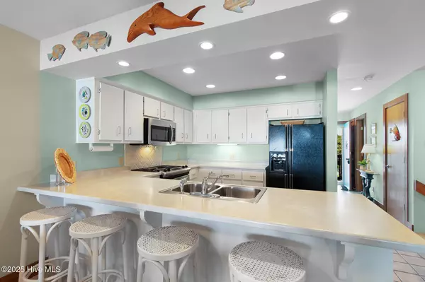 Pine Knoll Shores, NC 28512,319 Salter Path RD #10 Sun Bay