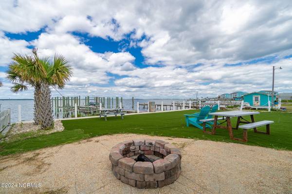 Salter Path, NC 28512,1104 Salter Path RD