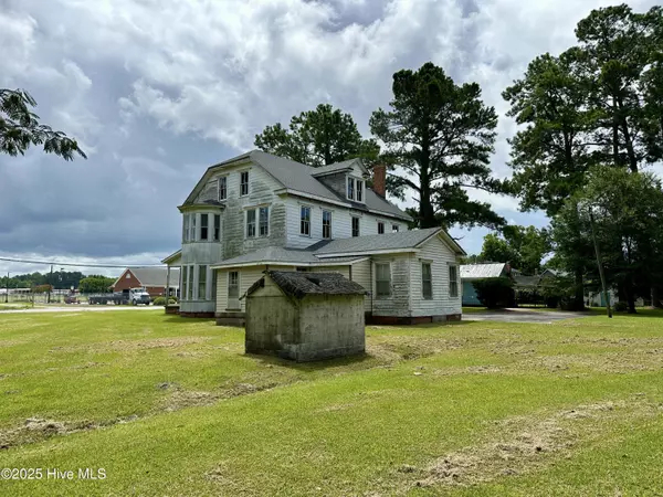 Aurora, NC 27806,207 N 5th ST