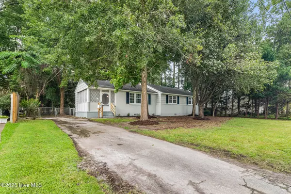 Jacksonville, NC 28540,402 Cheyenne RD