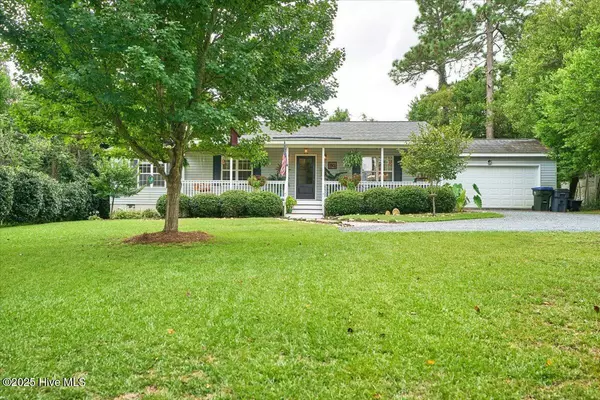 80 Midlothian DR, Southern Pines, NC 28387