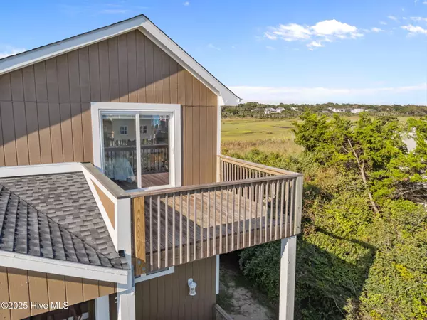 Oak Island, NC 28465,312 E Dolphin DR