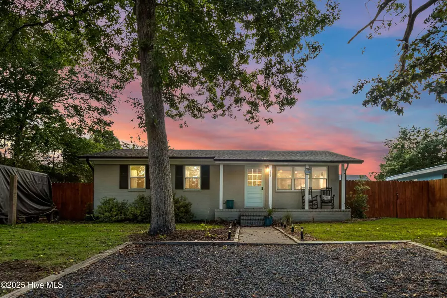 424 Keziah ST, Oak Island, NC 28465